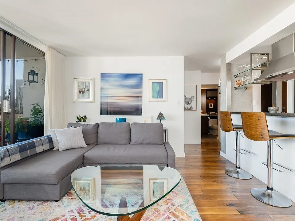 1725 Pendrell St #1703