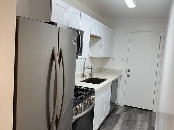 5th image of 1638 E Amelia Ave APT 3