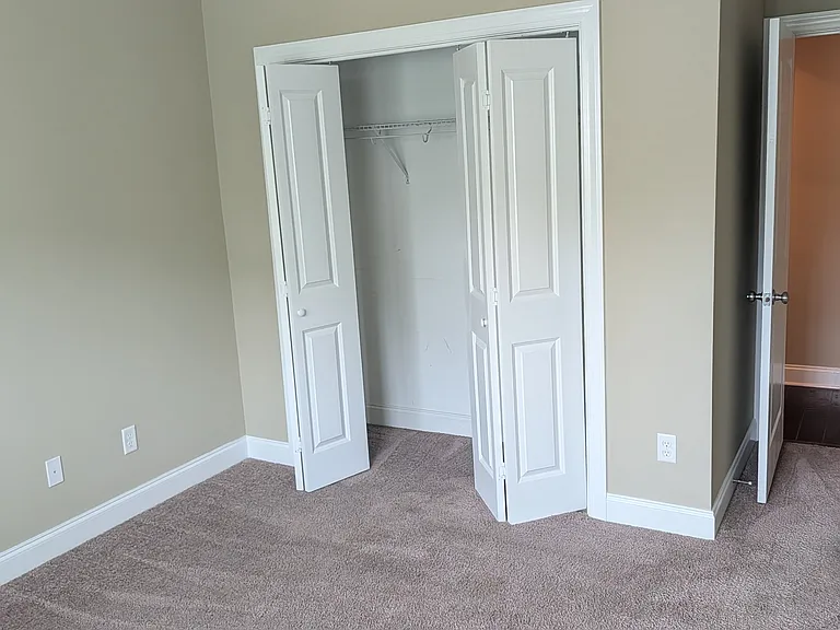 108 Kenosha Ct — Photo 10