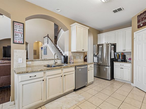 4th image of 468 Willowlake Dr