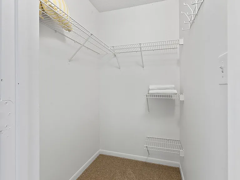 Main Bedroom Closet-Sherwood Deluxe