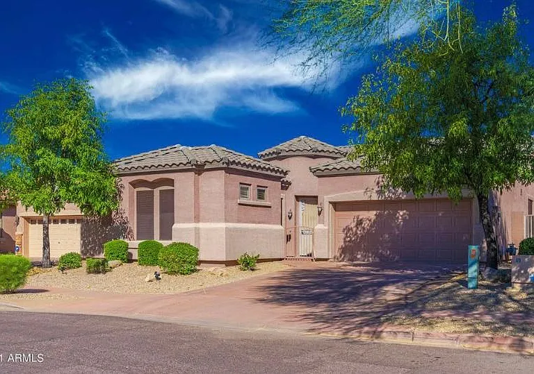 3010 W Languid Ln — Photo 1