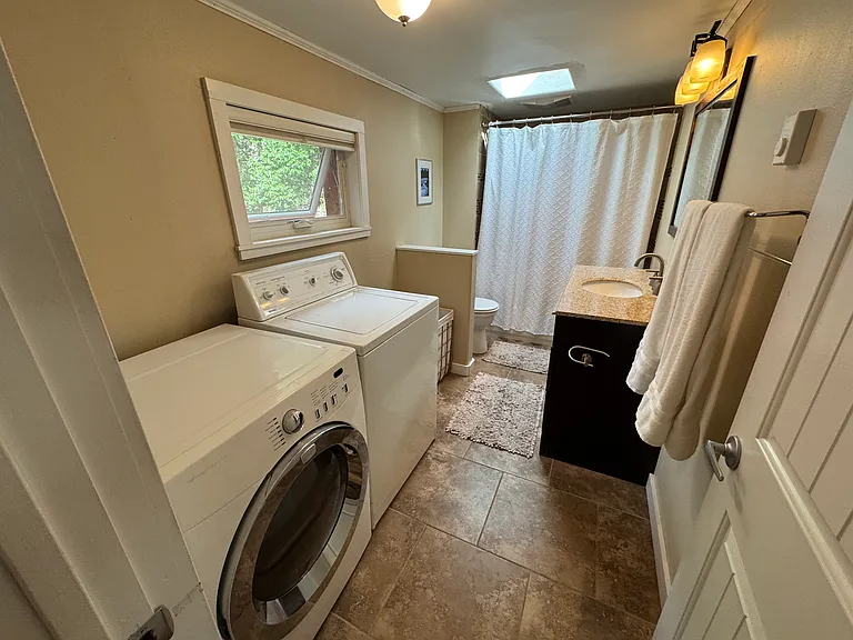 436 W Sackett Ave — Photo 15