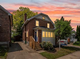 35 Moore Ave N, Waterloo, ON N2J3E4