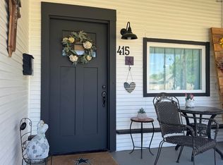 415 N Main St, Henrietta, TX 76365