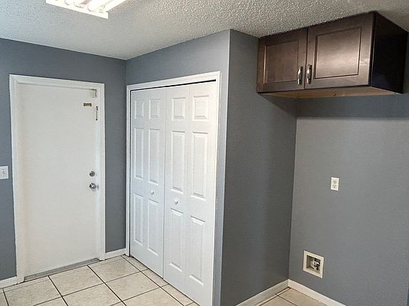 3rd image of 3110 Summer House Dr