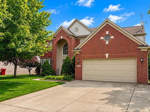 2nd image of 49554 Dunhill Dr
