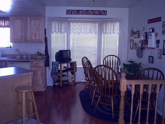 Dining area in kitchen