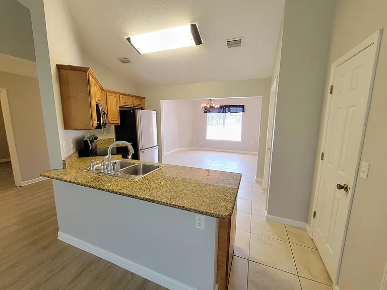 7288 Mossy Oaks Ct — Photo 6
