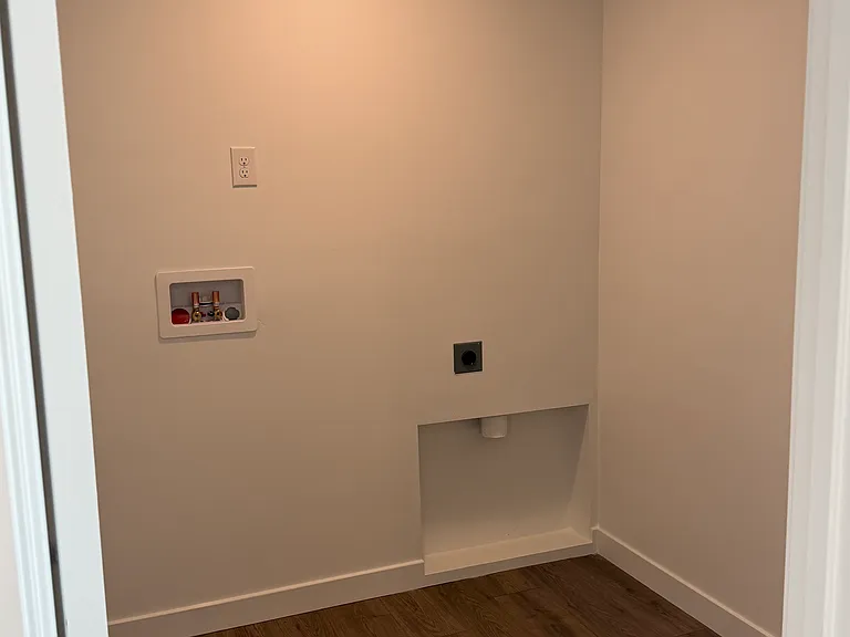 525 E Levengrove Dr — Photo 11