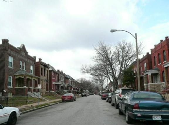 3rd image of 3925 Lexington Ave