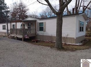 9916 Woodville Rd, Kevil, KY 42053