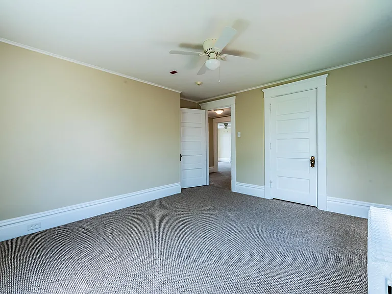 530 Foster St — Photo 6