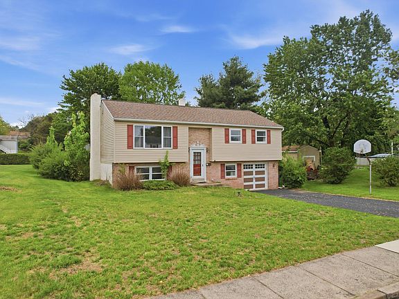 3rd image of 330 Wexford Rd