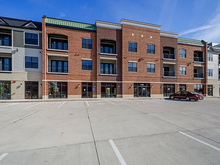 Depot Building C Luxury Rentals — Photo 19