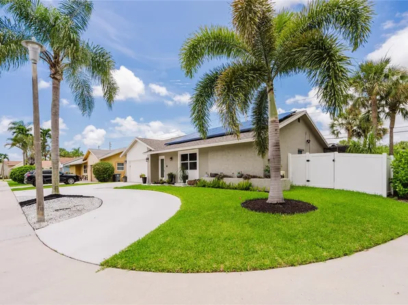 8816 SW 18th Road, Boca Raton, FL 33433