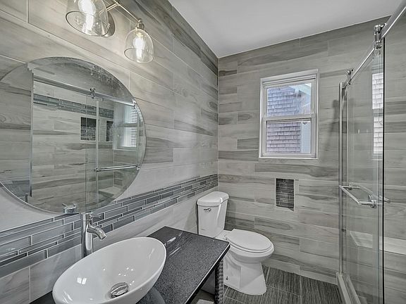 5th image of 19 Putnam Ave Floor 2