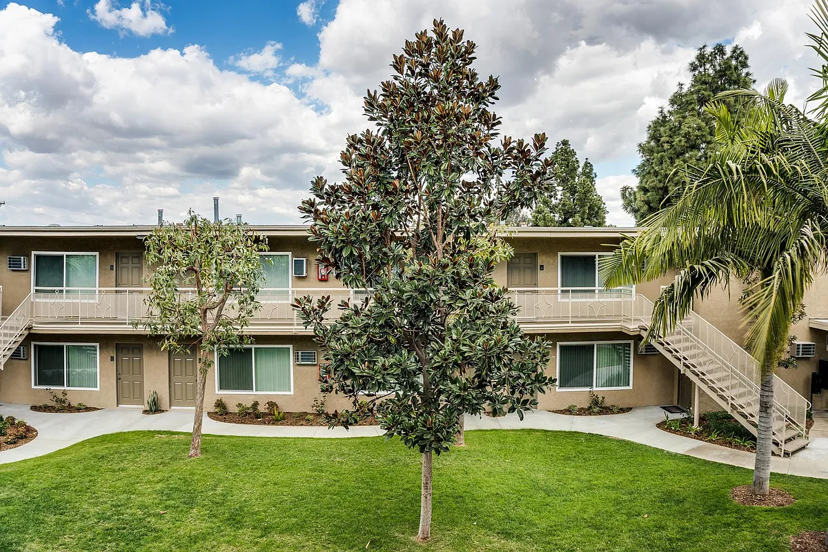 Building Photo - Anaheim Park Apartments