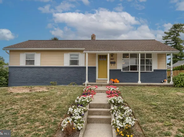 1637 E Caracas Ave, Hershey, PA 17033