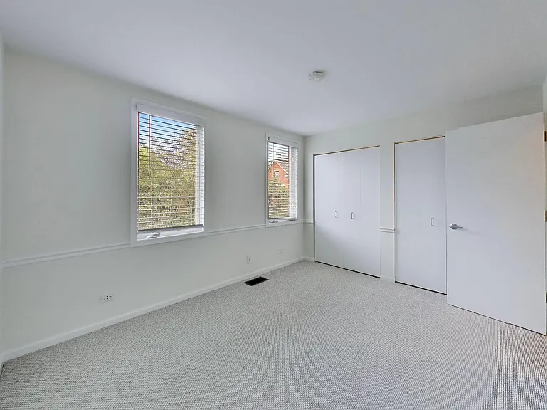 1806 W Argyle St #G — Photo 14