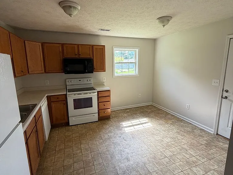 801 N Garfield St — Photo 7