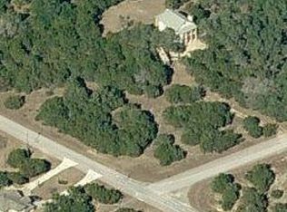 6 Country Ln, Comfort, TX 78013