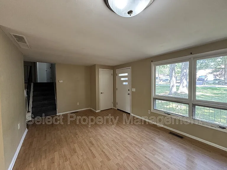7001 Blake Dr — Photo 4