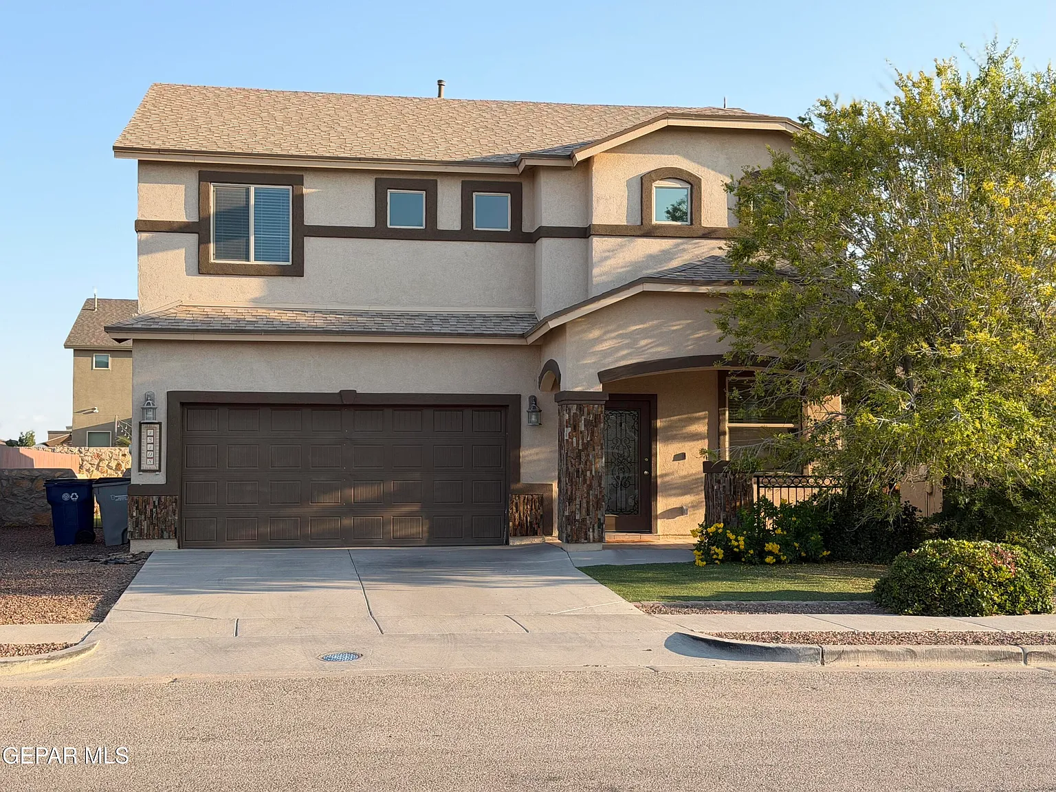 4 bed, 2.5 bath, 2278 sqft, $2,260 — Photo 1