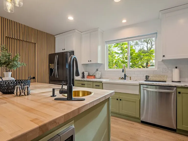 7106 Lasaine Ave — Photo 43