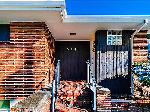 3rd image of 9674 Waters Avenue S