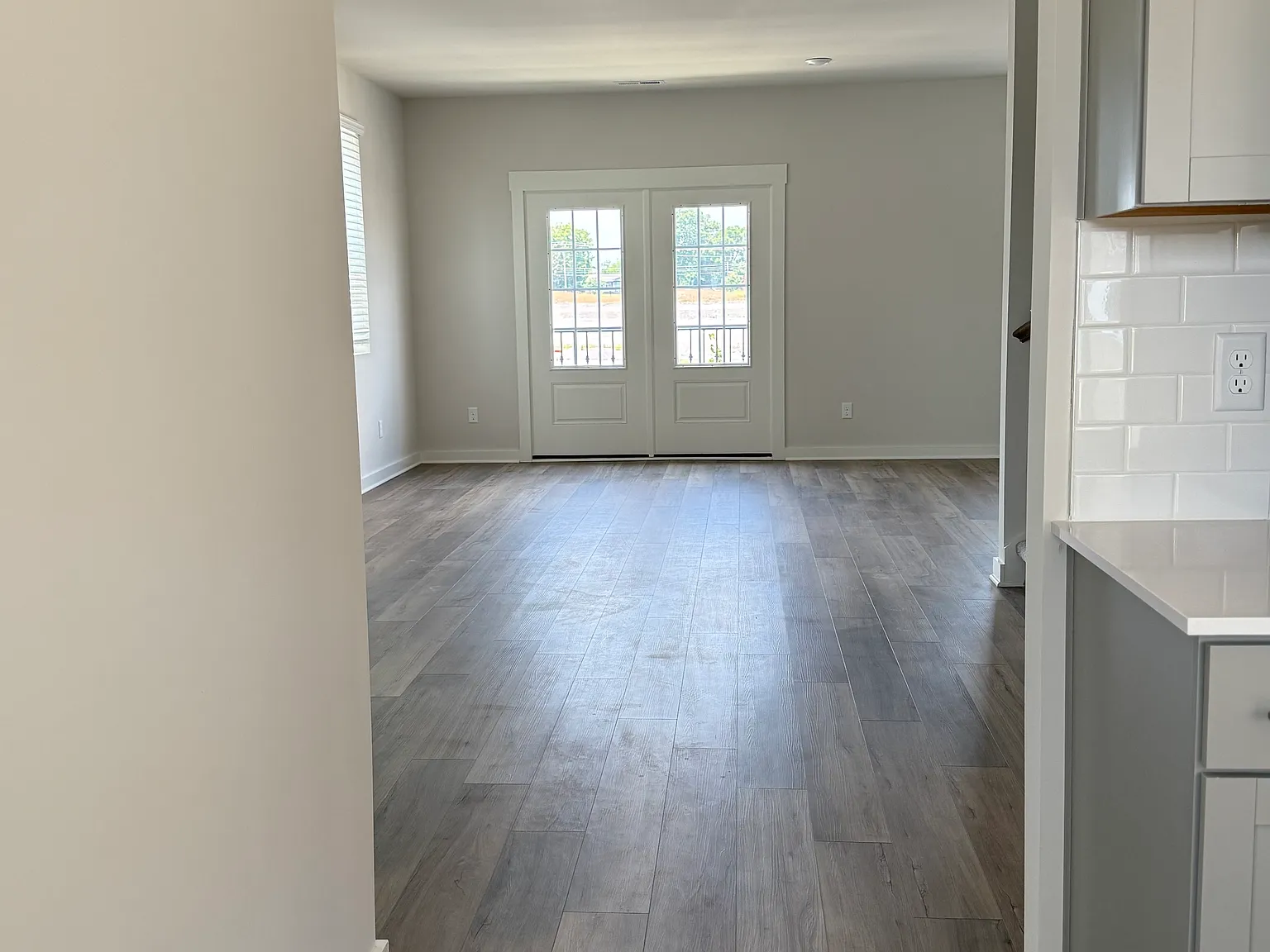 4 bed, 3.5 bath, 2042 sqft, $2,290 — Photo 3