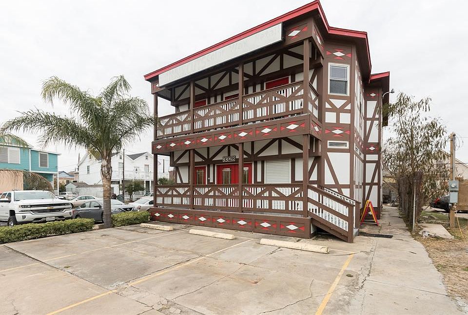 1st image of 3328 Broadway St