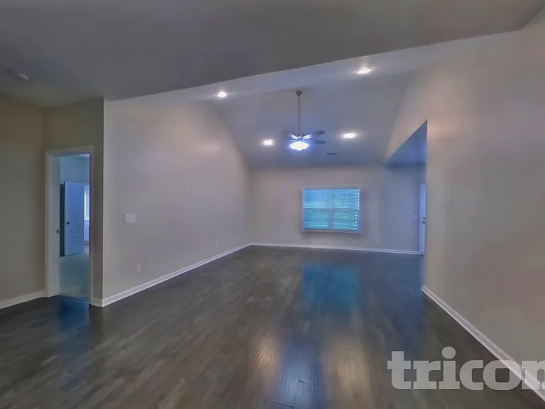 741 Mitscher Dr — Photo 4