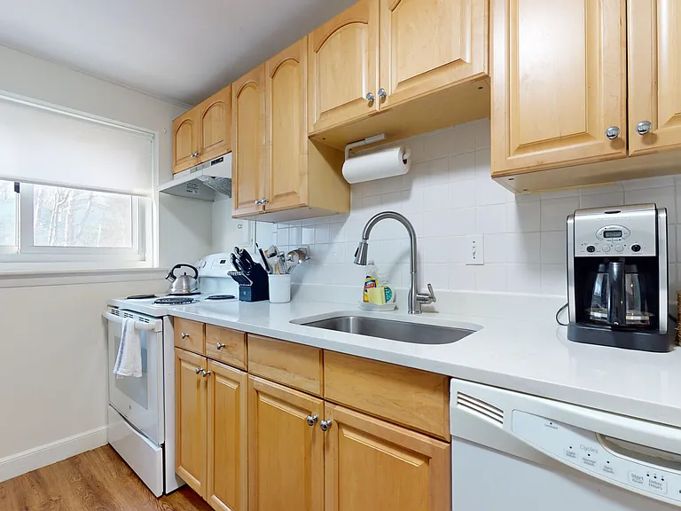 99 Chestnut St #5 — Photo 10