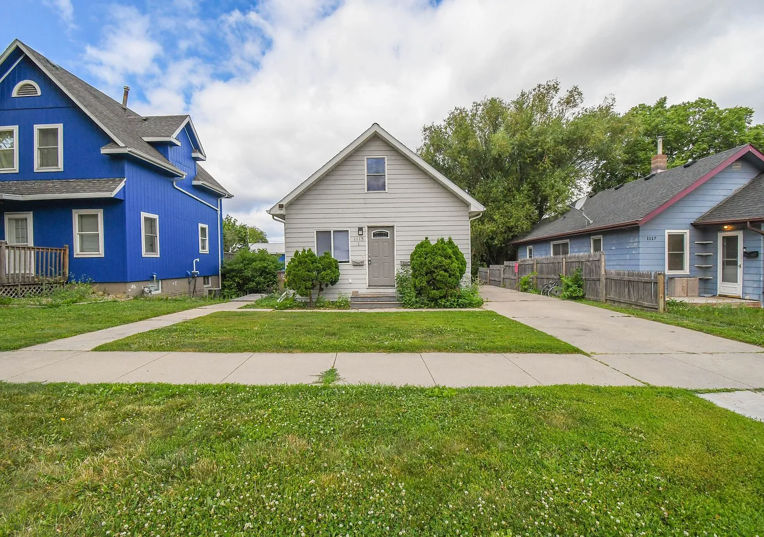 1115 N Duluth Ave — Photo 1