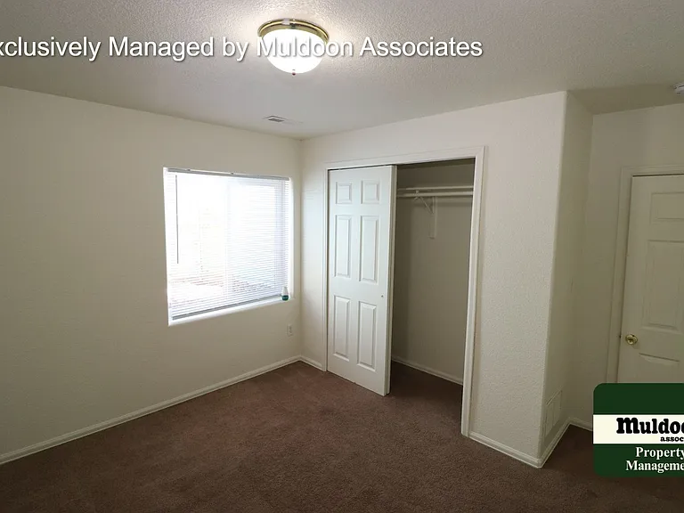 1661 W Siesta Dr — Photo 9