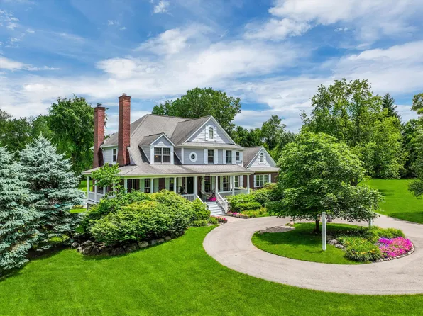 3875 Harvest Creek Ct, Rochester, MI 48306