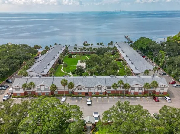 650 Pinellas Point Dr S APT 218, Saint Petersburg, FL 33705