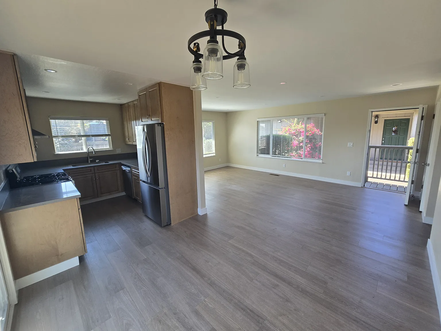 2 bed, $3,400 — Photo 3
