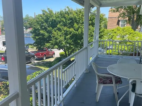 12 Spring Garden St, Warwick, RI 02888