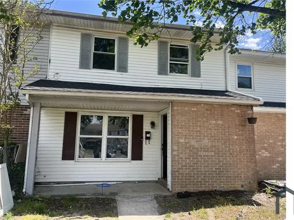 2 Magnolia Ct, Sicklerville, NJ 08081