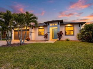 207 Gleason Pkwy, Cape Coral, FL 33914