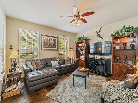 4th image of 8040 Caladium Dr