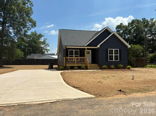 6 Wray St, York, SC 29745