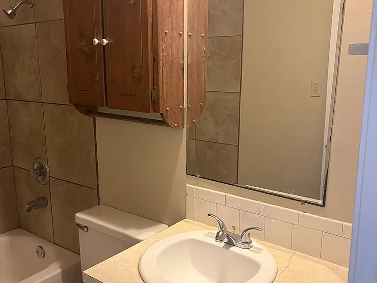 300 E Knoxville St — Photo 16