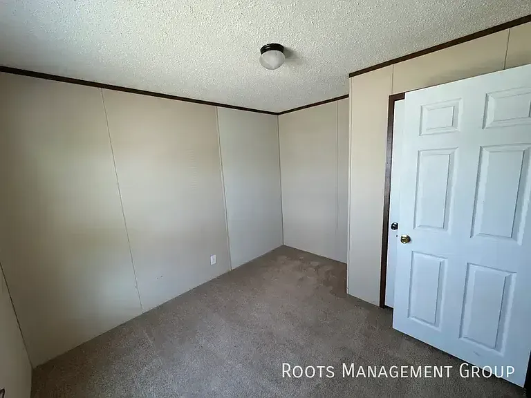 B10 Trailerville Ct #B10 — Photo 7