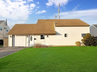 37 Mallard Rd, Levittown, NY 11756