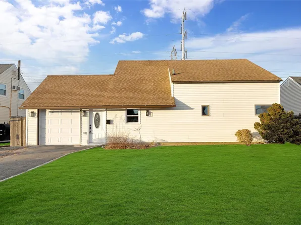 37 Mallard Road, Levittown, NY 11756