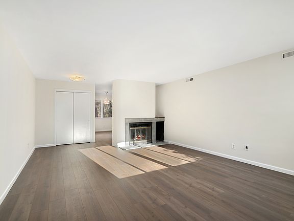 3rd image of 157 Stonemeadow Dr