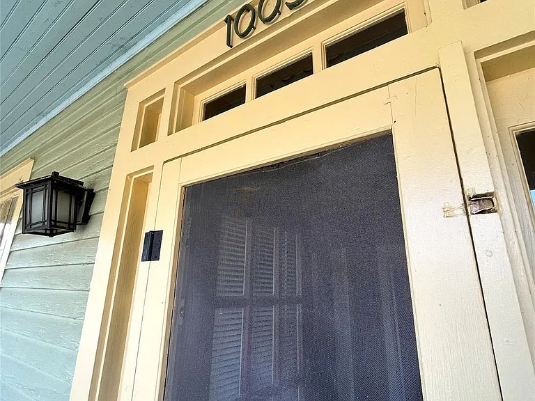 1005 Postoffice St — Photo 4